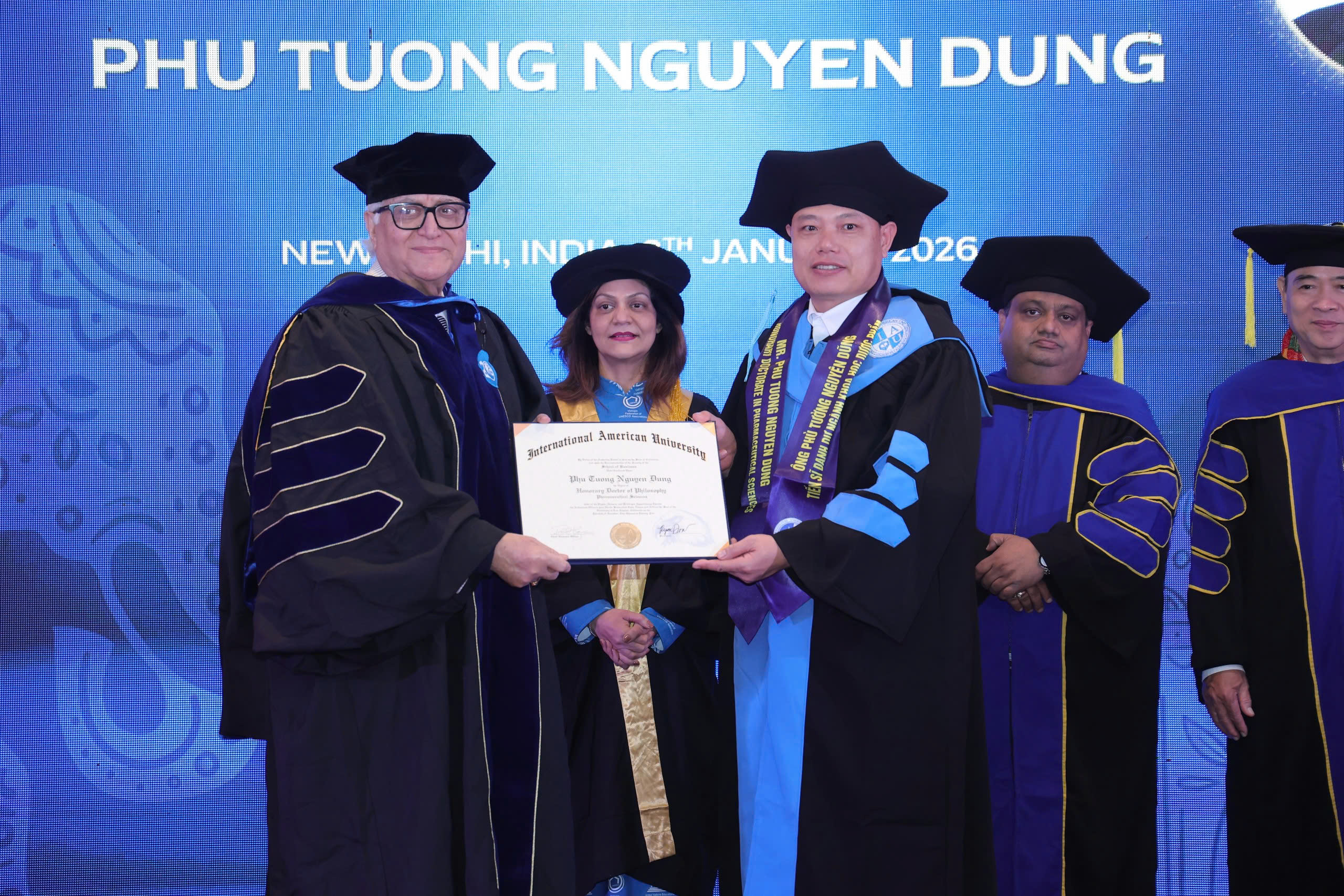 TÔN VINH MỘT HÀNH TRÌNH CỐNG HIẾN